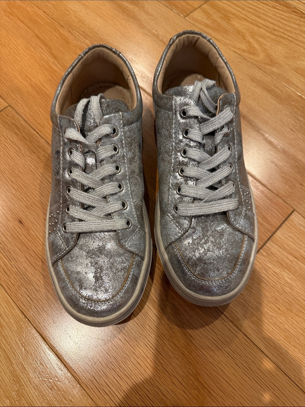 Women's Corkys downtime size 7 Silver Metallic Lace-Up Sneakers
